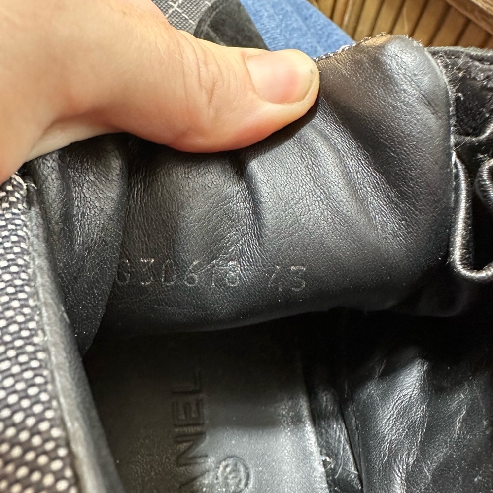 Vintage Y2K CHANEL Black and Gray High-Top Sneakers 43 - Picture 8 of 8